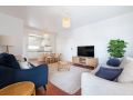 HEN001 Coastal Beach Retreat Cosy 2BR Apartment Apartment, Henley Beach South - thumb 9