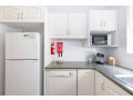 HEN001 Coastal Beach Retreat Cosy 2BR Apartment Apartment, Henley Beach South - thumb 7