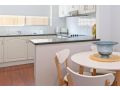 HEN001 Coastal Beach Retreat Cosy 2BR Apartment Apartment, Henley Beach South - thumb 13