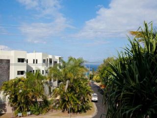 HENDERSON 1 5 Modern Apartment Close To Sunshine Beach Apartment, Sunshine Beach - 2