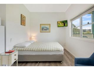 Henkley Cottage 1 - Isaiah Guest house, Central Tilba - 3