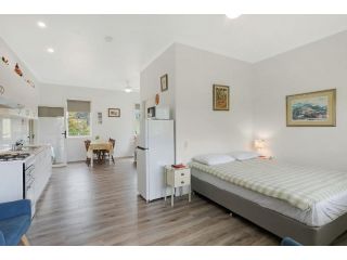 Henkley Cottage 1 - Isaiah Guest house, Central Tilba - 5