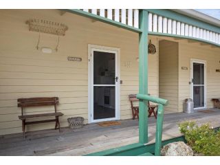 Henkley Cottage 2 - Jeremiah Guest house, Central Tilba - 3