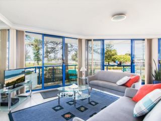 Heritage 102 Great Water Views Apartment, Tuncurry - 2