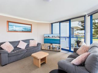 Heritage 202 Overlooking the Water Apartment, Tuncurry - 4