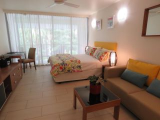 Hidden Gem @ Palm Cove Apartment, Palm Cove - 2