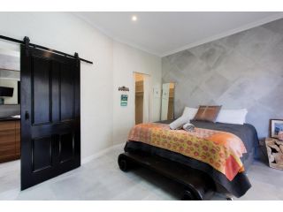 Hidden Treasure Apartment, Fremantle - 1