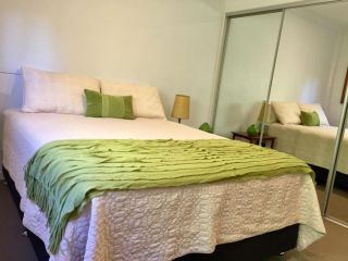 Hideaway in Coolangatta 1 bedroom retreat in a quiet leafy setting Apartment, Gold Coast - 5