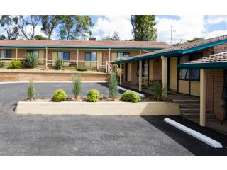 Hideaway Motor Inn Hotel, Armidale - 2