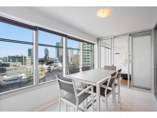 Highsky Resort Unit with Pool & Gym Apartment, Gold Coast - 1