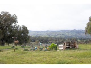 Hill View at Euroa Glamping Guest house, Euroa - 3