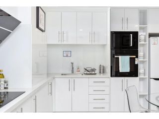 65 Hillside Gardens By Kingspark CBD Free Parking Apartment, Perth - 4