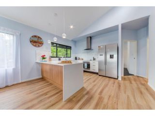 Hillside Haven - Airlie Beach Apartment, Cannonvale - 1