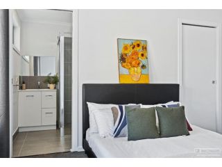 Hobart 4 bedroom Cosy Stayz Apartment, Tasmania - 1