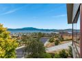 Hobart panoramic view with Spas Apartment, Tasmania - thumb 12
