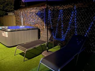 Renovated 2-bedroom unit with BBQ & SPA, ideal for holiday and business travel Guest house, Mildura - 4