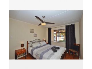 Holiday haven Guest house, Kalbarri - 1