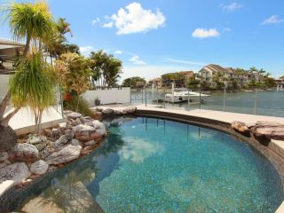 Yulunga 20 - Four Bedroom Canal Home with Pool Guest house, Mooloolaba - 2