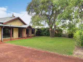 Holiday on the Terrace Guest house, Dunsborough - 1