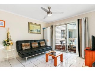 Superb 1 Bedroom Apartment near the Beach Apartment, Gold Coast - 3