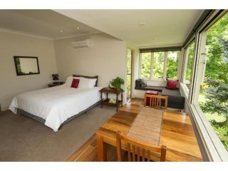 Hollyhock Bed and breakfast, Macedon - 1