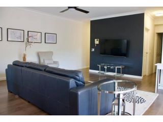 Home away from Home Parramatta Apartment, Sydney - 2