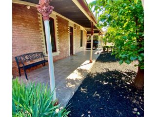 Home on Hume! Central Guest house, Albury - 2