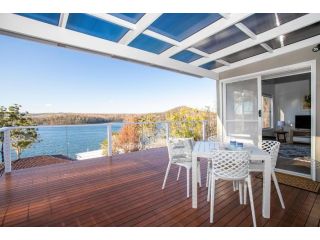 Home On the Water 21 Evans St Lake Conjola Guest house, New South Wales - 2