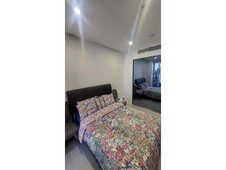 Homely 1 Bedroom Apartment in Eastgardens Apartment, Sydney - 2