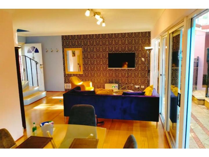 Homely 2 Bedroom Apartment in Maylands Apartment, Perth - imaginea 2
