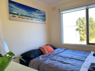 Homely Getaways in Surf Beach - Pet Friendly Guest house, Surf Beach - 3