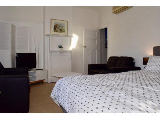 Cosy 3 Bedroom Apartment In Trendy Haberfield Apartment, Sydney - 5