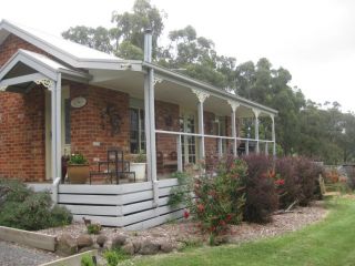 Honeyeater Cottage Bed and breakfast, Victoria - 1