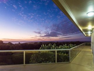 Horizons House - spacious, ocean + bush views, peaceful Guest house, Margaret River Town - 3