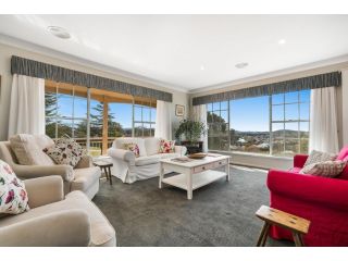 A House With A View, Molong. NSW Guest house, New South Wales - 2
