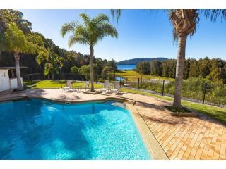Huge Lake front property near Blueys Beach Guest house, New South Wales - 1