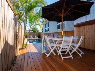 Hume Street 22, Golden Beach Guest house, Caloundra - 2