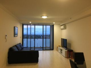 Hurstville New apartment with city view Apartment, Sydney - 3