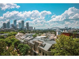 Ideal 1BR Studio near the Beach with Pool Apartment, Sydney - 2