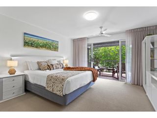 Idyllic 4-Bed Beachfront Lagoon House Guest house, Mudjimba - 5