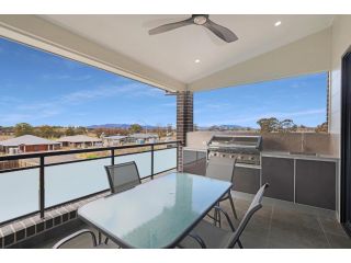 Illalangi House- Elegant 4-Bed Home with Views Guest house, Mudgee - 3