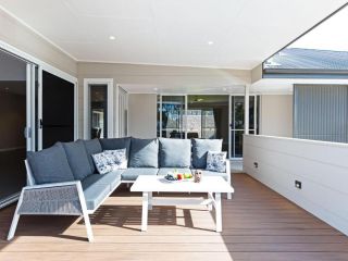 Iluka, 46 Soldiers Point Rd - Stunning Air Conditioned house with WIFI & Water Views Guest house, Soldiers Point - 5