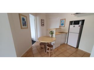 Immaculate 1 bedroom resort holiday unit near Noosa River Guest house, Noosaville - 3