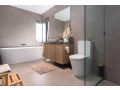 Impressively spacious, modern and convenient Apartment, Newstead - thumb 17