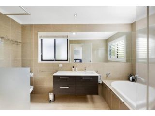 Indys Beach House Guest house, Killcare - 5