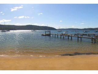 Island Paradise - Private Waterfront Retreat Guest house, New South Wales - 2