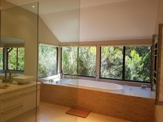 Jarrah Grove Forest Retreat Chalet, Western Australia - 1