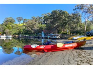 Jetty Road Retreat Apartment, Victoria - 1