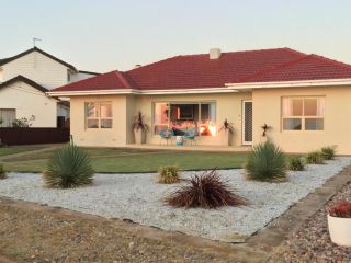 Jewel of the South Beachfront Holiday Rental Guest house, South Australia - 2