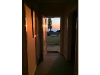 Jewel of the South Beachfront Holiday Rental Guest house, South Australia - 3